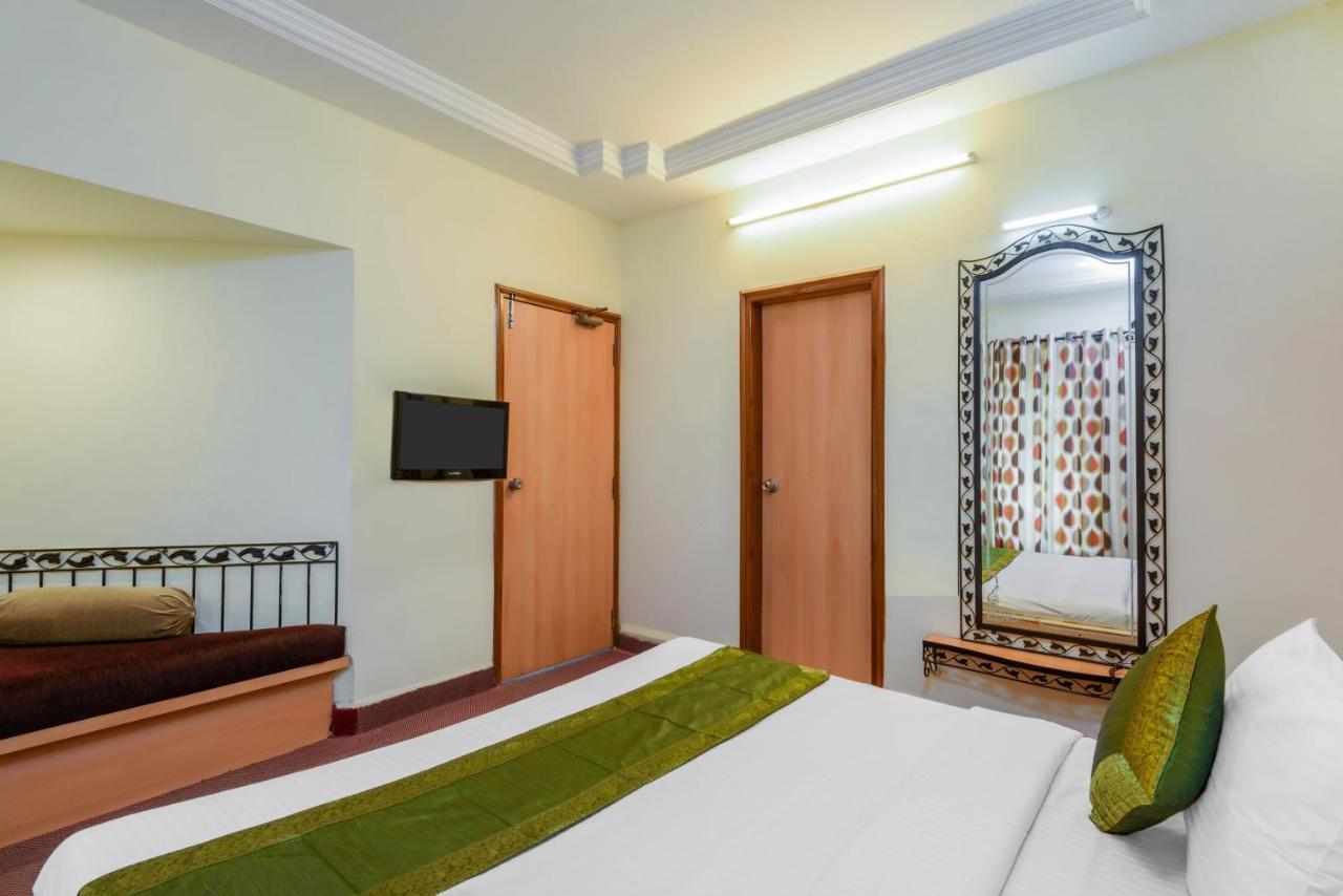 Hotel Treebo Arts Executive à Aurangābād Extérieur photo